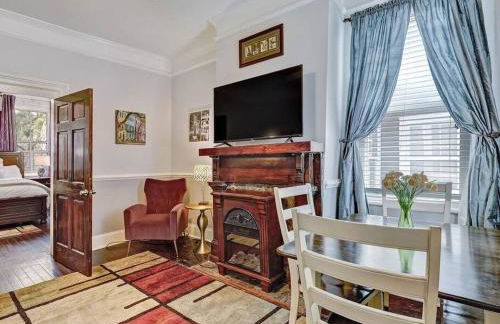 Historic Savannah Gold Private Condo with Pool - 2bed, 1&half bath, Sleeps 6, 1st Floor, 15 Min Walk To Historic Savannah Center And All Attractions - Foto 6