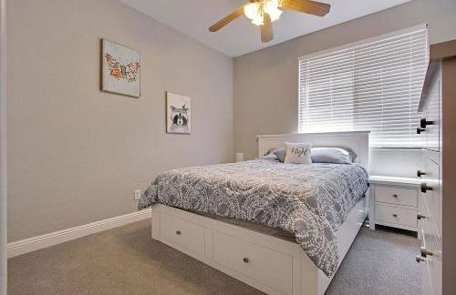 HOLLYHOCK - Pet-Friendly 4BR Heated Pool & Near Golf - Foto 18