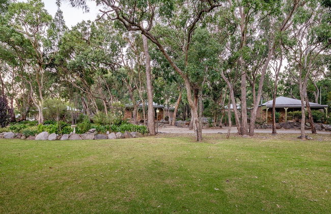 Honeysuckle Cottages Stanthorpe - Photo 13