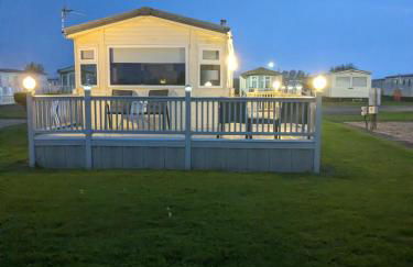 L25 L&g caravan hire 6 berth millfields family only and lead person must be over 30 MAX 4 ADULTS - Foto 2