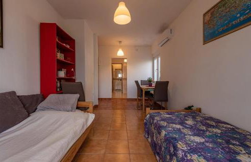 2 Bedroom Stunning Apartment In Novalja - Photo 26