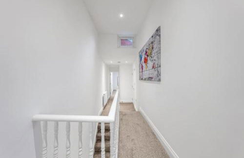 Brand New Cricklewood Zone 2 Modern Home - Foto 25
