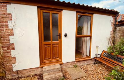 Private Detached Annex in Isleham Village - Photo 1