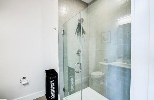 Upscale Midtown Retreat , Free Parking & Close to Mercedes-Benz - Foto 10