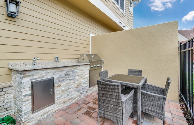 Upscale Townhome W/pool Access! 5 mi. to Disney! - Foto 34