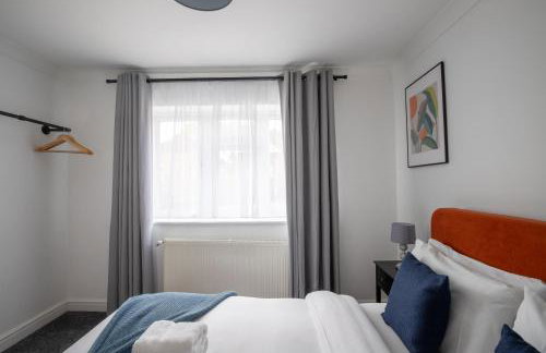 Modern Detached 4-Bedroom 2-Bath Home, Guildford - Foto 16