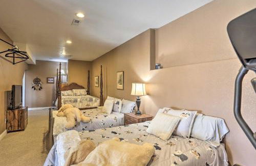 Cozy Black Hawk Retreat with Games and Patio - Foto 9