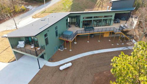 Lakeside Luxe-Lake Access-Hot Tub-Amazing Patio - Foto 4