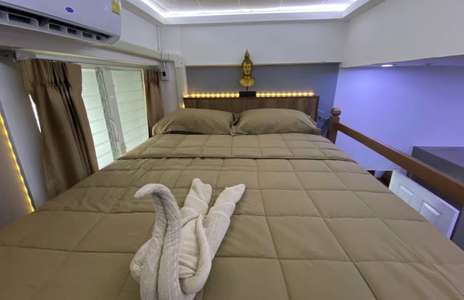 The Loft Living Space - Photo 13