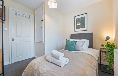 Spacious 3-Bed Home with Driveway Parking - Gloucester - Foto 19