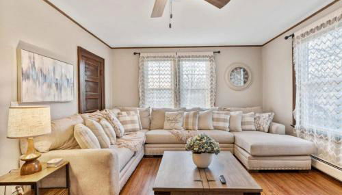 25 Massive 5 BR in Downtown Southington - Foto 5