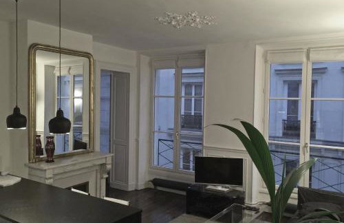 Air conditioning Paris central stylish apartment - Photo 6