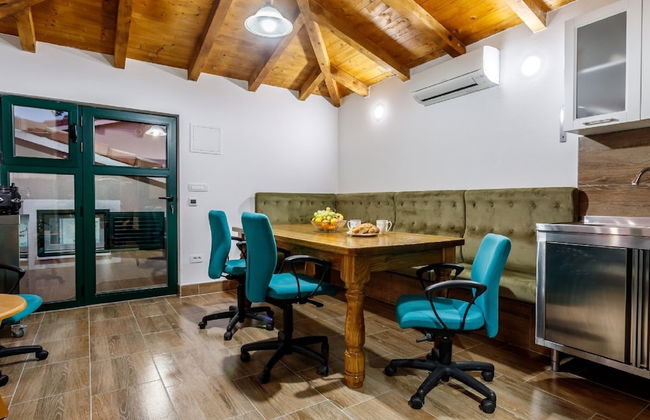 Torine - Capacious Holiday Home in Neorić with Heated Swimming Pool - Foto 20