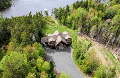 Secluded Cabin with Fireplace and Games in Lily Bay Township, Maine - Foto 18