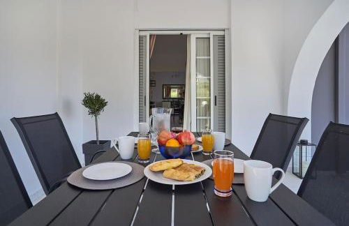 Chrysanthi Luxury Villa In Salakos, with Pool & Jacuzzi, Near Beach - Foto 11