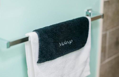 Acrisure Field - Off Street Parking - GroupStay - Foto 18