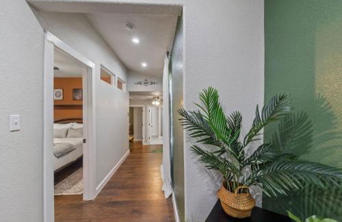 Botanical Oasis near Riverwalk - Sleeps 12 - Foto 17