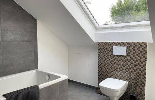 Moderne Unterkunft mit 5 Betten in Pfaffenhofen-Baden-Württemberg - Foto 4