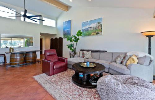 Spectacular condo with private golf privileges includes golf cart on Monterey Country Club !! - Foto 10