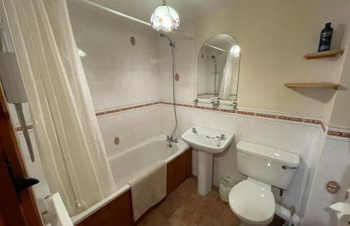 Lovely apartment overlooking the harbour and bay - Photo 12