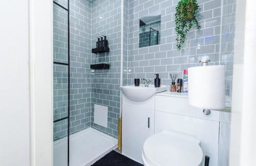 St Davids Lodge - Cosy Stay in Preston for 2 with FREE Parking - Ideal For Business or Work Stays - Presented by Parydise Properties - Photo 19