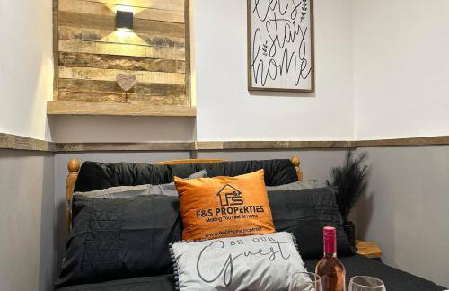 Rustic Rhondda Retreat w Hot Tub & Sauna - Ystrad - Foto 19