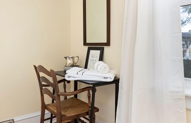 Cheerful 3 Bedroom Home Walk to UVA Stadium - Foto 21