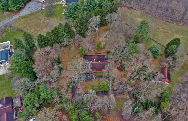 Unique and Secluded Country Estate Near Pittsburgh - Foto 23