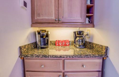 Palm City Home with Pool and Florida Room - Near Golf - Foto 13