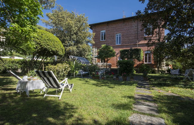 Fantastic Liberty Villa in the Heart of Versilia - Photo 29
