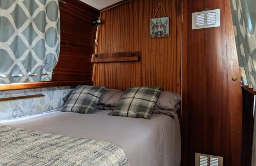 Narrow Escape - 50ft Boat on the Grand Union Canal, near Tring - Photo 9