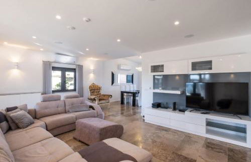 Villa Horizon Grande - Stunning Luxury villa great location sleeps 16 - Foto 15