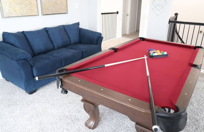 Spacious Home w Putting Green -for Extended Stays - Photo 1