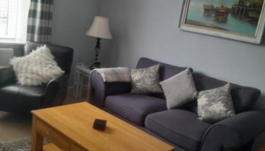 WELCOMEHOUSE close to east beach, shops, restaurants and RAF base - Foto 4