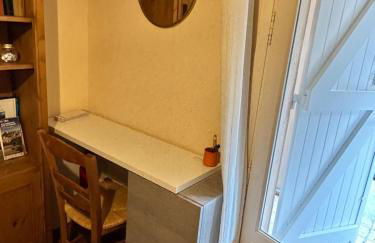 Studio en rez-de-jardin arboré avec accès piscine et clim - Foto 9