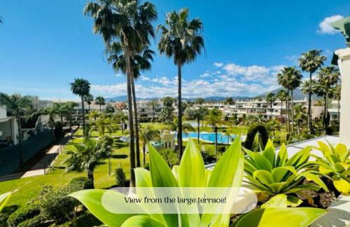 StayatSas Marbella, close to the beach, large 80 m2 terrace, large swimming pools, parking included, 10 minutes from the centre - Foto 25