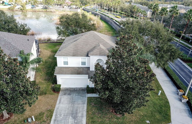 This Amazing 6 Bedroom Property With a Lake View - Foto 51