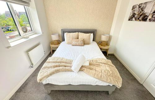 Luxury 4 Bed House - Free Parking - Contractors - Relocators - Foto 23