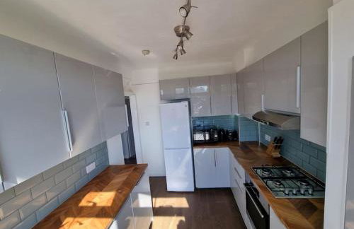 Lovely 2 bedroom flat in North West London - Photo 15