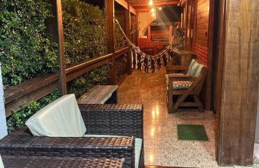 Chalé com PISCINA Privativa, com 2 QUARTOS, ESTACIONAMENTO em Condomínio com PORTARIA 24h, Sauna, Quadras, 3 PISCINAS no condomínio, Pesca e Parquinho Infantil - SmarTV na sala de estar, TV na área CHURRASQUEIRA, Wi-Fi e Cozinha Completa - Foto 22