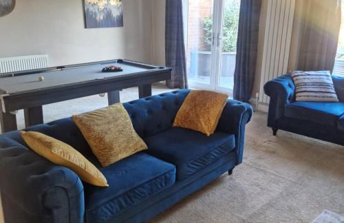 4 Bedroom Group Stay, 3 Bathrooms, Easy Parking - Photo 7