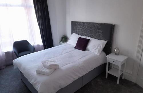 Chic 5 double bedroom house - 15 min to Manchester - Foto 36
