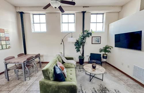 Sleepover 2BD 1BA Condos Downtown Springfield - Foto 25