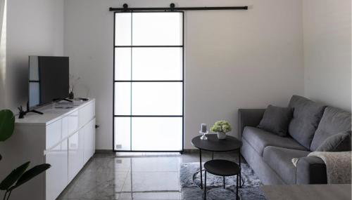 Nice Home In Draganic With House A Panoramic View - Foto 3