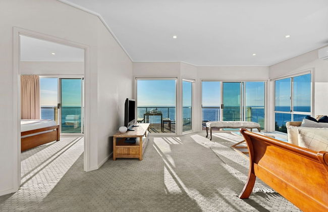 Clifftop Family Retreat With Views Pool - Foto 19