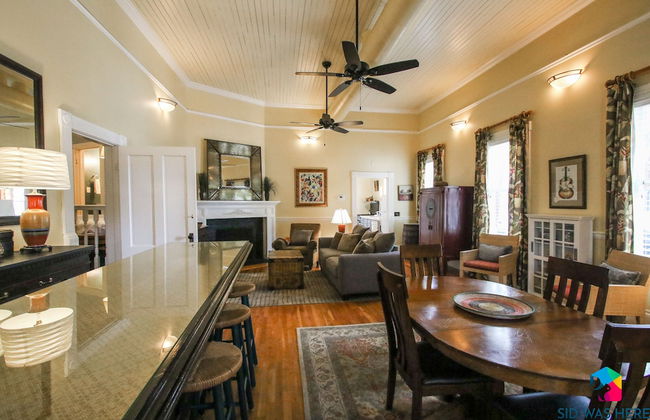 The Irish Bar near Bay Historic Savannah - Photo 28