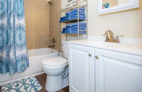 *Cool Crib * King Bed * Long Term Stays * Duke* - Foto 16