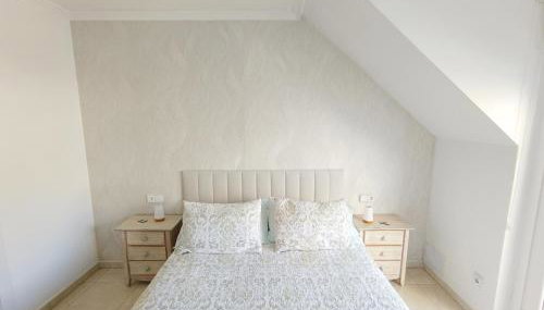 Precioso ático con vistas a pie de playa - Foto 3