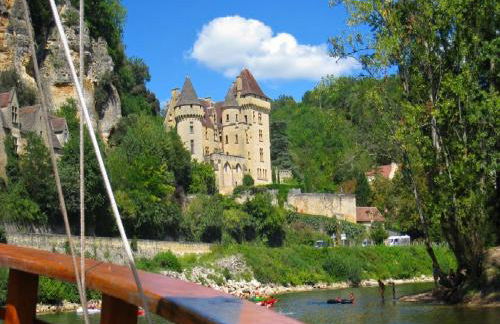 CHAMBRE du SABOTIER - Studio troglodytique - A 100 m Baignade en rivière - Location de Canoë - Circuits cyclo - Aire de pique-nique - 3 restaurants - Foto 44