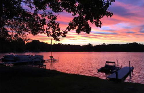 Great Bear Lake Home with Private Dock and Fire Pit! - Foto 3